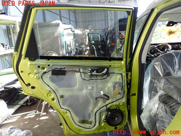 2UPJ-9235021320]エクストレイル(T32)左後ドア (AGC 43R-007953 M2L3) 中古_5