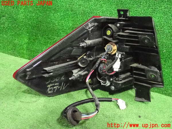 2UPJ-9235021530]エクストレイル(T32)右テールランプ 中古_3
