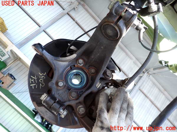 2UPJ-9235024295]エクストレイル(T32)左フロントナックルハブ 中古_2