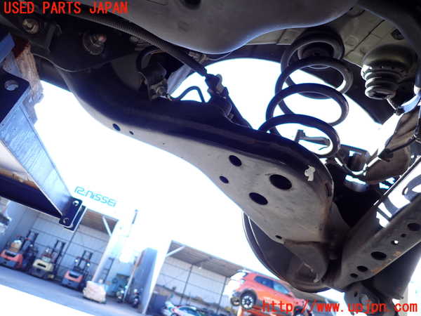 2UPJ-9235024300]エクストレイル(T32)右リアナックルハブ 中古_2