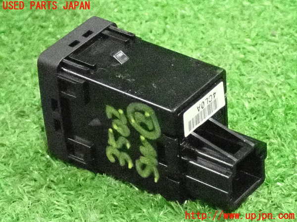 2UPJ-9235026307]エクストレイル(T32)スイッチ2 (VSC OFF) 中古_2