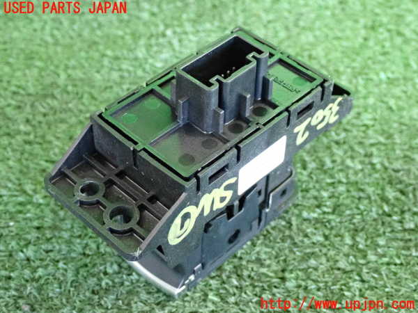 2UPJ-9235026312]エクストレイル(T32)スイッチ7 (電動パーキング、AUTO HOLD) 中古_2