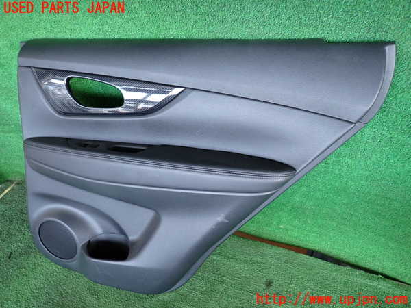 2UPJ-9235021294]エクストレイル(T32)右後ドア内張り 中古_2