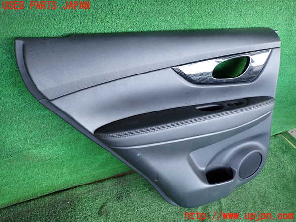 2UPJ-9235021324]エクストレイル(T32)左後ドア内張り 中古_2