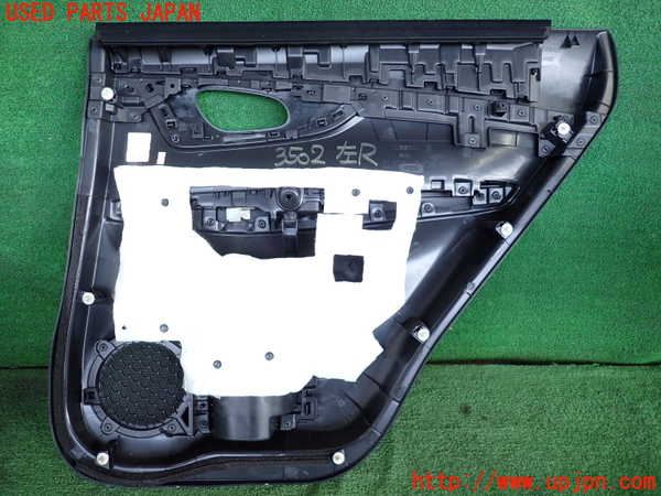 2UPJ-9235021324]エクストレイル(T32)左後ドア内張り 中古_4