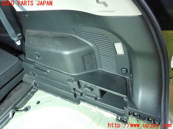 2UPJ-9235027675]エクストレイル(T32)右リアピラートリム 中古_3
