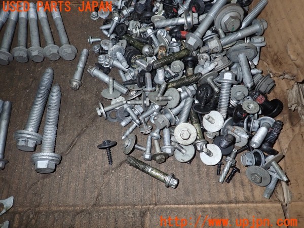 3UPJ=9235030720]ジャガー XE ピュア(JA2NA X760)ネジ・ナット・ステー類 セット ジャンク_5