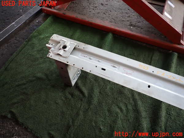 2UPJ-9235031014]ジャガー・XE(JA2NA)フロントバンパーホースメント 中古_2