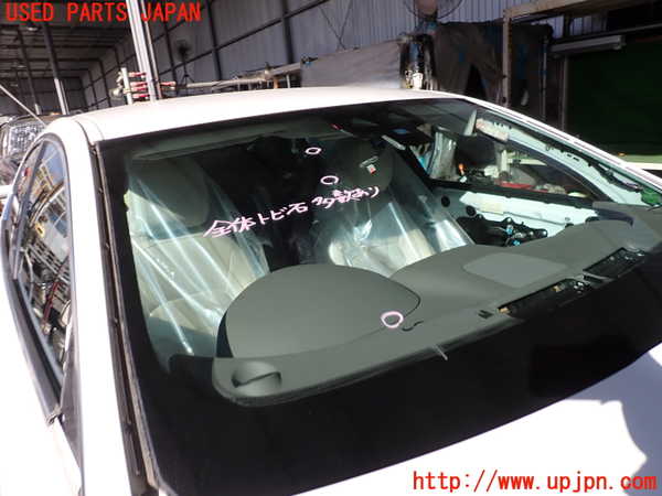 2UPJ-9235031195]ジャガー・XE(JA2NA)フロントガラス 中古(43R-011057 M2447)_2