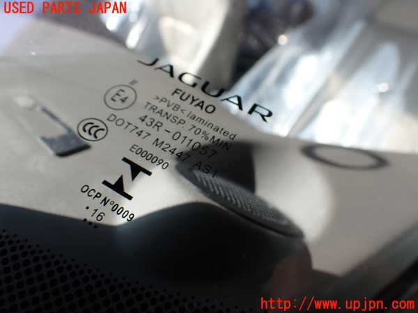 2UPJ-9235031195]ジャガー・XE(JA2NA)フロントガラス 中古(43R-011057 M2447)_4