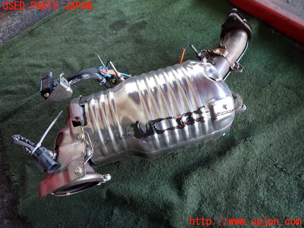 2UPJ-9235032661]ジャガー・XE(JA2NA)触媒1 中古_2