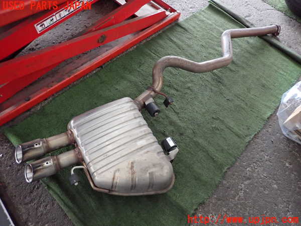 2UPJ-9235032671]ジャガー・XE(JA2NA)リアマフラー1 中古_2