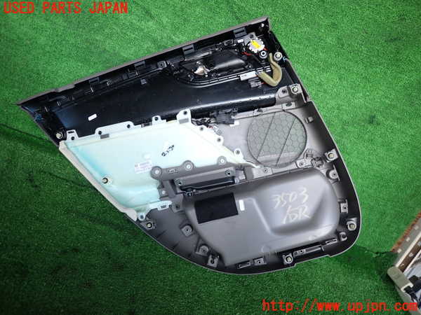 2UPJ-9235031294]ジャガー・XE(JA2NA)右後ドア内張り 中古_3