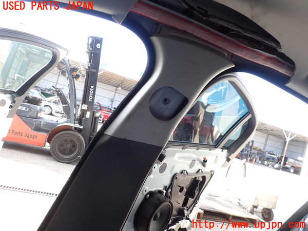 2UPJ-9235037665]ジャガー・XE(JA2NA)右センターピラートリム 中古_2