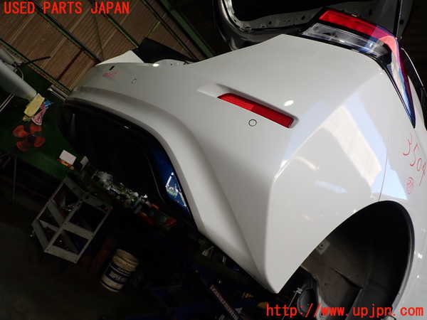 2UPJ-9235041610]日産リーフ(ZE1)リアバンパー 中古_2