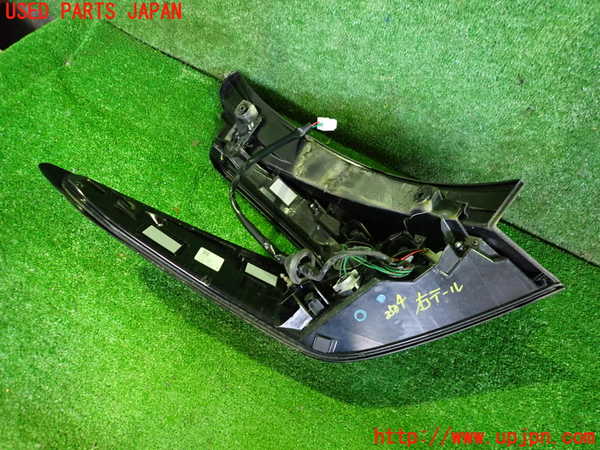 2UPJ-9235041530]日産リーフ(ZE1)右テールランプ 中古_2