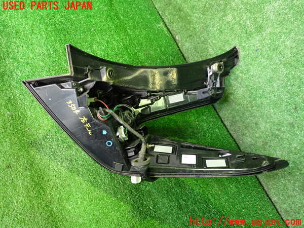 2UPJ-9235041536]日産リーフ(ZE1)左テールランプ 中古_2