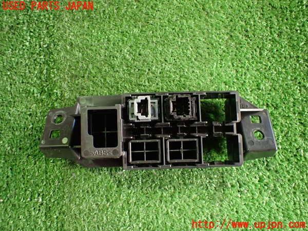 2UPJ-9235046308]日産リーフ(ZE1)スイッチ3 (即充電、給油口) 中古_3