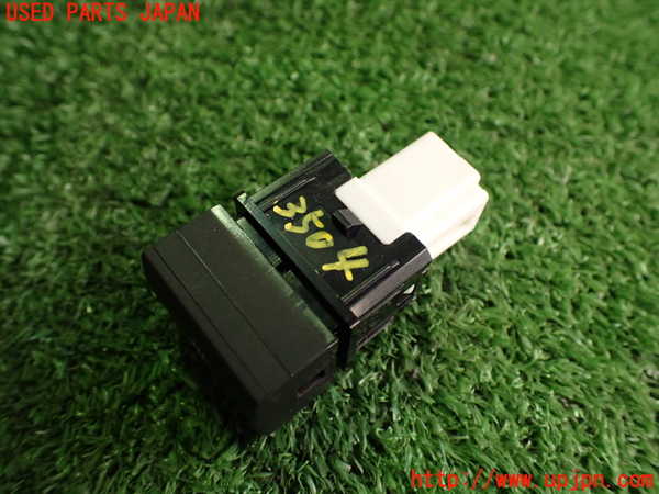 2UPJ-9235046312]日産リーフ(ZE1)スイッチ7 (ステアリングヒーター) 中古_2