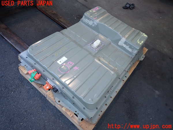 2UPJ-9235046911]日産リーフ(ZE1)ハイブリッドバッテリー1 (ジャンク品) 中古_2