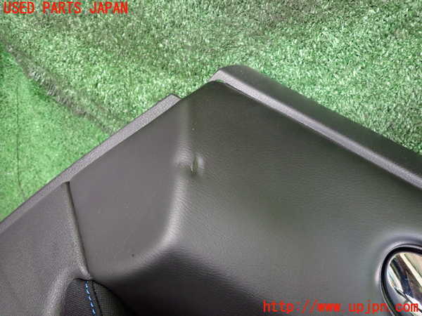 2UPJ-9235041234]日産リーフ(ZE1)右前ドア内張り 中古_3
