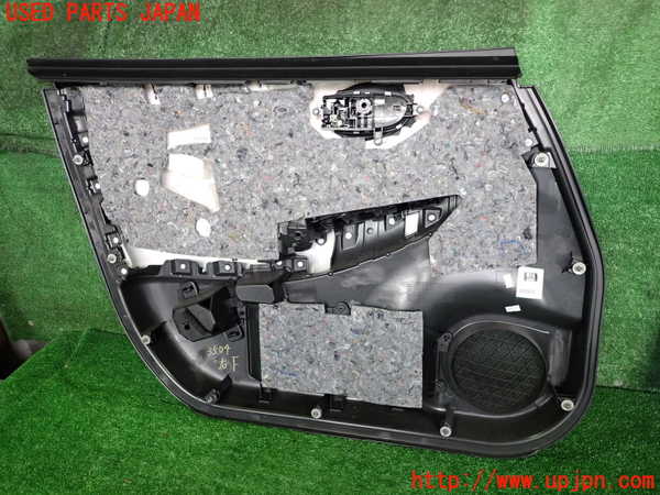 2UPJ-9235041234]日産リーフ(ZE1)右前ドア内張り 中古_4