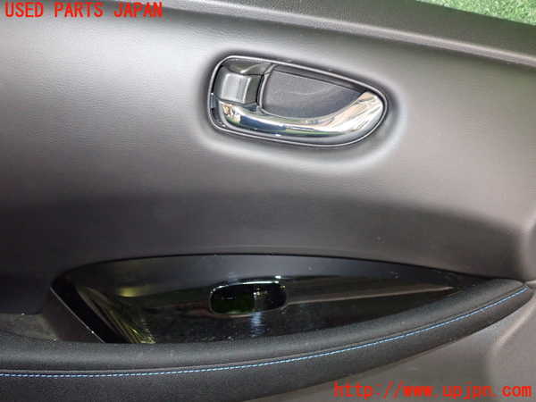 2UPJ-9235041264]日産リーフ(ZE1)左前ドア内張り 中古_2