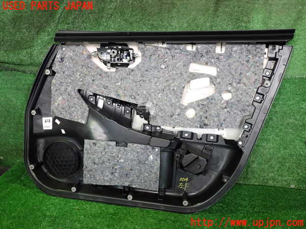 2UPJ-9235041264]日産リーフ(ZE1)左前ドア内張り 中古_3