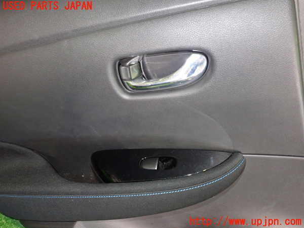 2UPJ-9235041324]日産リーフ(ZE1)左後ドア内張り 中古_2
