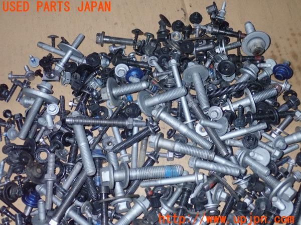 3UPJ=9235050720]ボルボ XC40 B4 AWD Rデザイン(XB420TXCM)ネジ・ナット・ステー類 セット ジャンク_2
