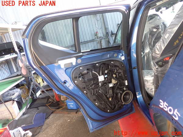 2UPJ-9235051320]ボルボ・XC40(XB420TXCM)左後ドア (43R-006723) 中古_3