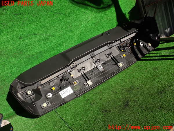 2UPJ-9235051520]ボルボ・XC40(XB420TXCM)リアスポイラー 中古_3