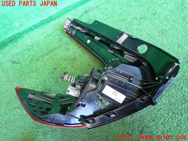 2UPJ-9235051530]ボルボ・XC40(XB420TXCM)右テールランプ 中古_3