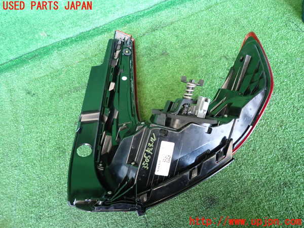 2UPJ-9235051536]ボルボ・XC40(XB420TXCM)左テールランプ 中古_3