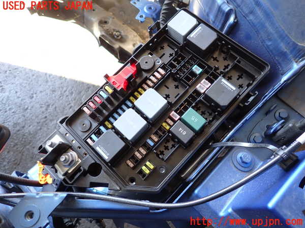 2UPJ-9235056742]ボルボ・XC40(XB420TXCM)ヒューズボックス2 中古_2