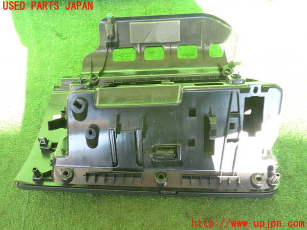2UPJ-9235057516]ボルボ・XC40(XB420TXCM)グローブボックス1 中古_2