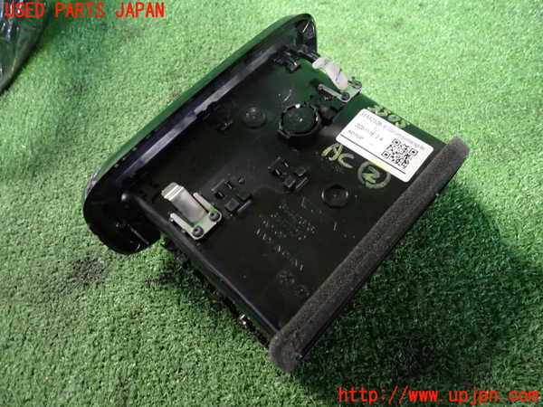 2UPJ-9235057527]ボルボ・XC40(XB420TXCM)エアコン吹き出し口2 (右) 中古_2