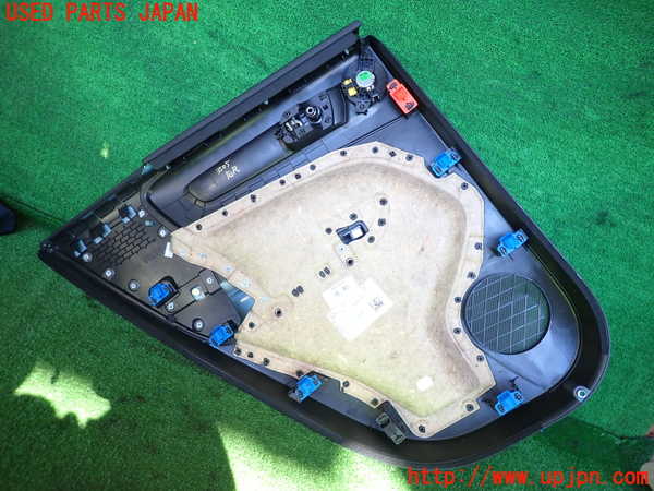 2UPJ-9235051294]ボルボ・XC40(XB420TXCM)右後ドア内張り 中古_3