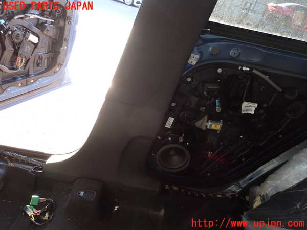 2UPJ-9235057665]ボルボ・XC40(XB420TXCM)右センターピラートリム 中古_3