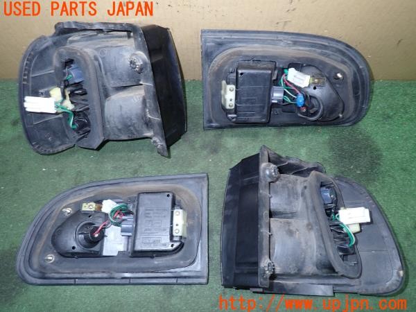 3UPJ=9235060547]デリカ スペースギア シャモニー(PD6W)後期 純正 テールランプ フィニッシャー スモークレンズ 中古_2