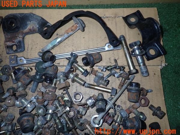 3UPJ=9235060720]デリカ スペースギア シャモニー(PD6W)後期 ネジ・ナット・ステー類 セット ジャンク_2