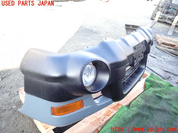 1UPJ-9235061010]デリカ スペースギア(PD6W)フロントバンパー 中古_3