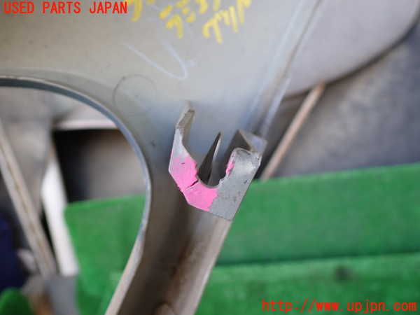 1UPJ-9235061050]デリカ スペースギア(PD6W)ラジエターグリル 中古_5