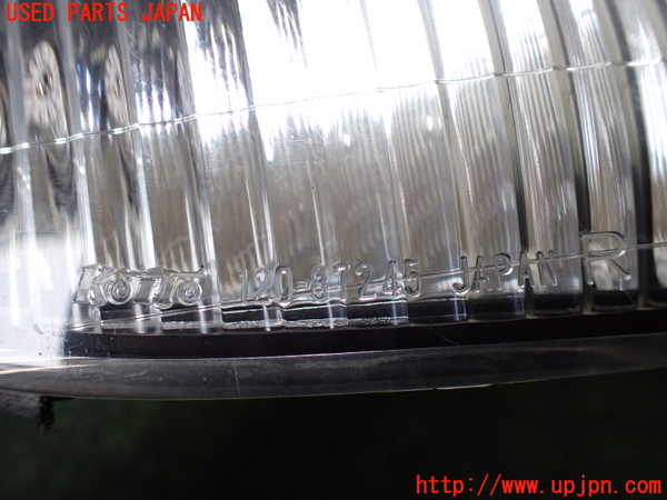 1UPJ-9235061150]デリカ スペースギア(PD6W)右コーナーランプ 中古_3