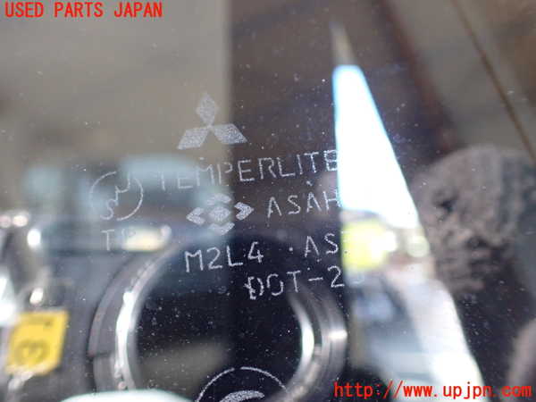 1UPJ-9235061382]デリカ スペースギア(PD6W)左クォーターガラス 中古_3