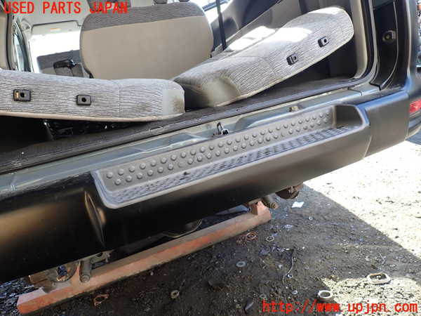 1UPJ-9235061610]デリカ スペースギア(PD6W)リアバンパー 中古_3