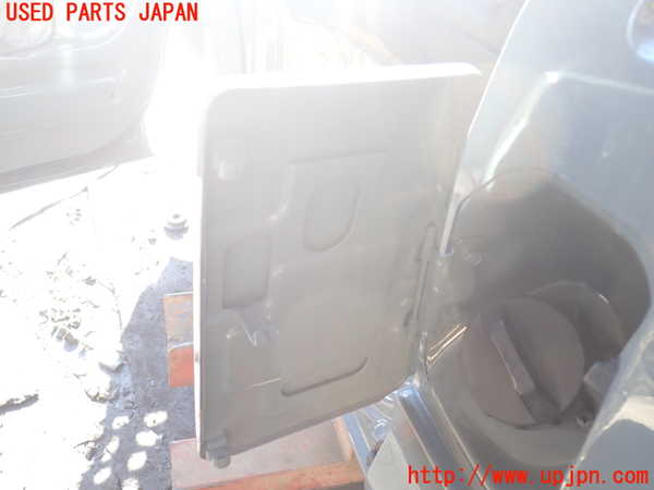 1UPJ-9235061690]デリカ スペースギア(PD6W)フューエルリッド 中古_2