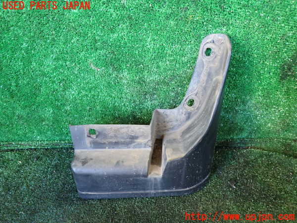 1UPJ-9235061454]デリカ スペースギア(PD6W)右リアマッドガード(泥除け) 中古_2