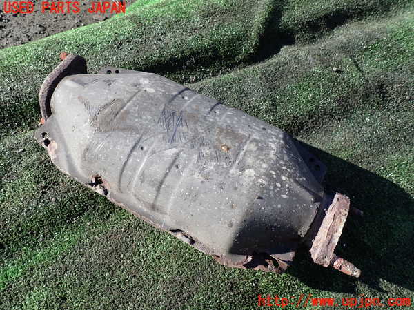 1UPJ-9235062661]デリカ スペースギア(PD6W)触媒1 中古_2