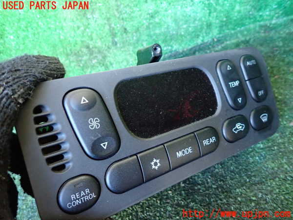 1UPJ-9235066066]デリカ スペースギア(PD6W)エアコンスイッチ1 中古_2